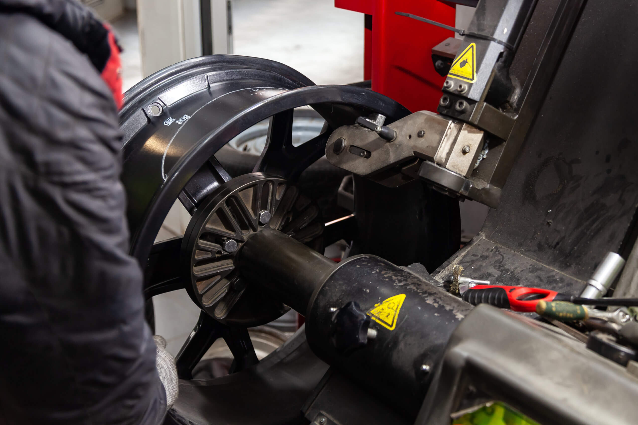 wheel straightening